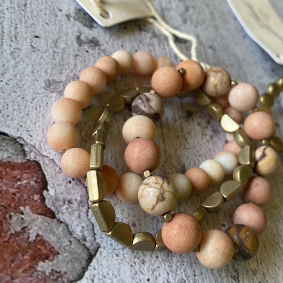 🛍 6 for $35 • NWT Set of 2 Universal Thread Genuine Stone Stretch Bracelet Sets - Picture 4 of 8